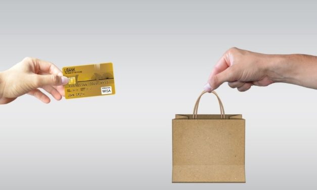 Vestiaire Collective – A New Way To Earn Money From Your Clothes?