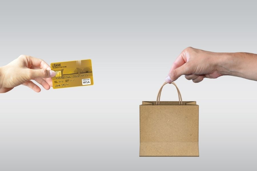 Vestiaire Collective – A New Way To Earn Money From Your Clothes?