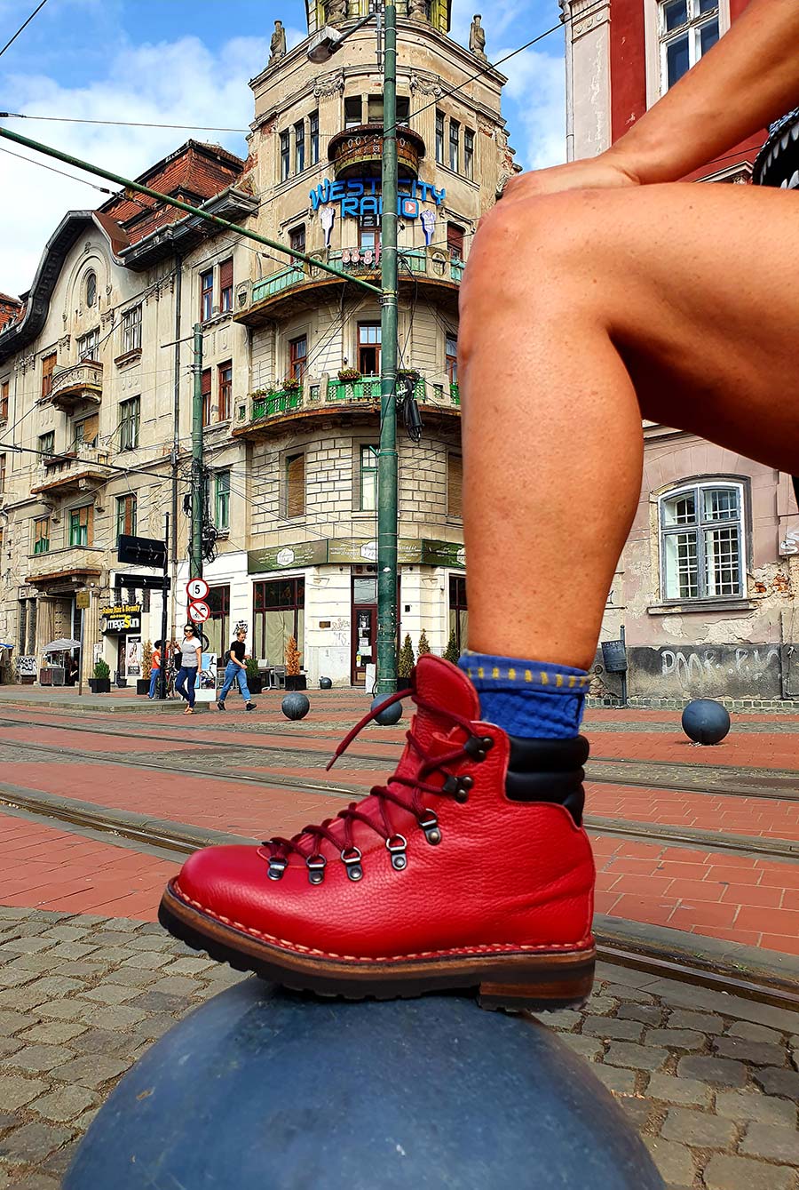 Gracie Opulanza X Fratelli Borgioli GO Red Hiking Boot Gucci Eyewear Made In Italy (12)