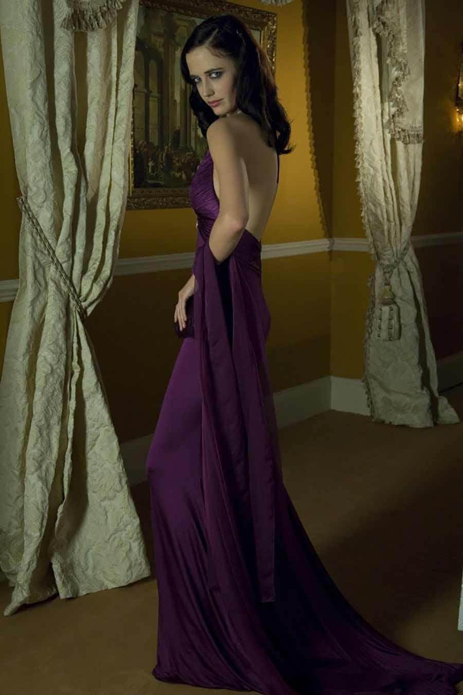 large_Eva_Green_aka_Vesper_Lynd_in_Casino_Royal_-_Fustany