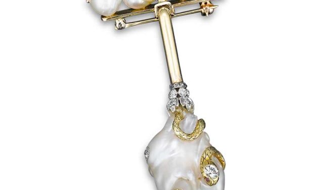 Strands of Vintage History – The Costume Jewellery