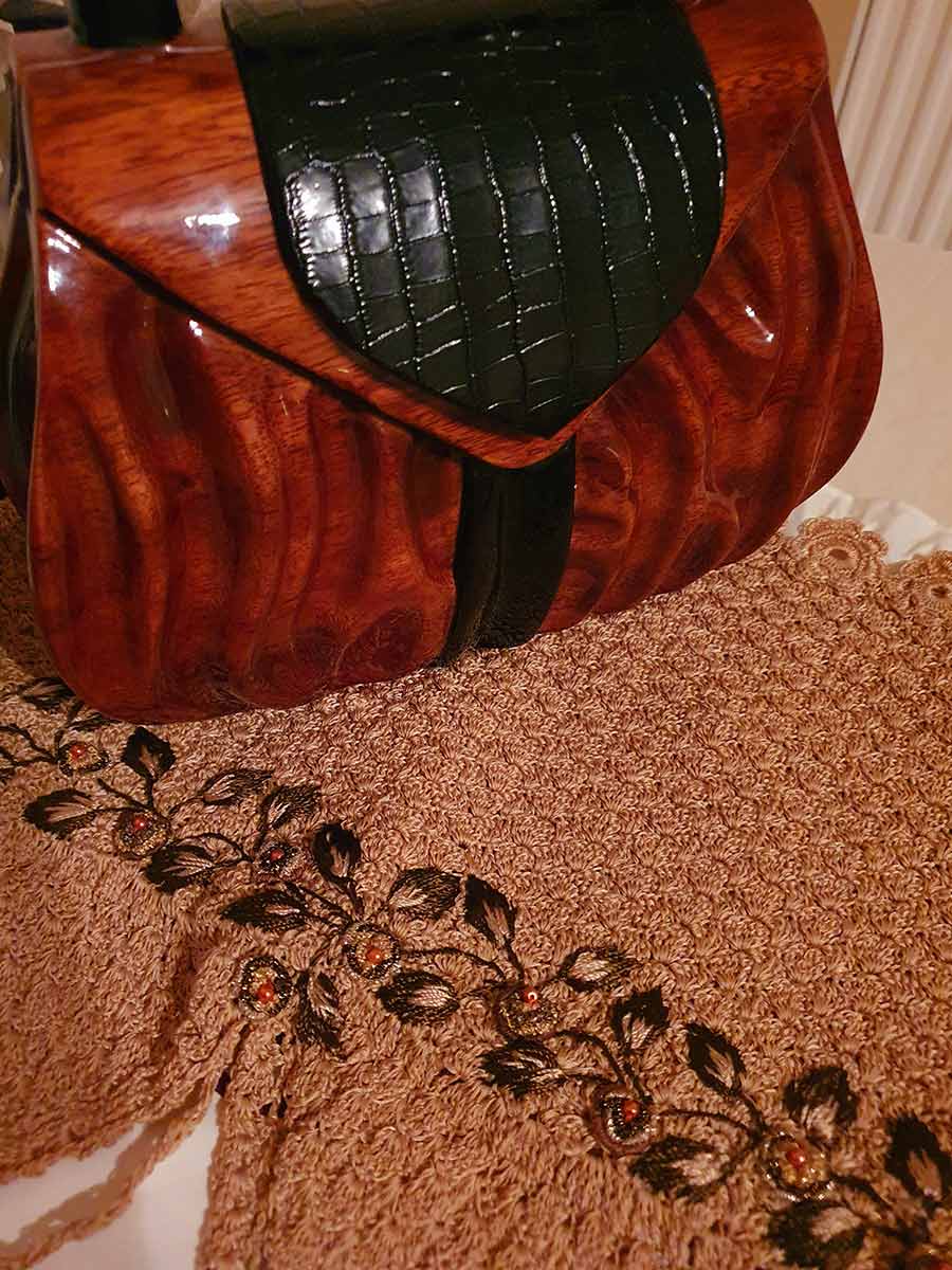 acacia-wooden-handbag-1