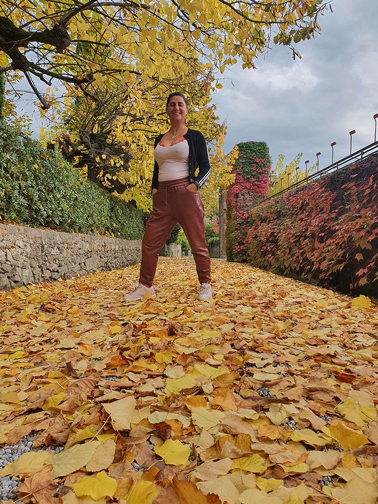 Leather-Tan-Trousers-Stay-Stylish-Comfortable-At-Home-Gracie-Opulanza-Fattoris-Mansi-Bernardini-2020-Autumn-3 (1)