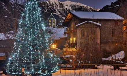 The Definitive Guide to Decorating Your Home with Christmas Ski Decorations