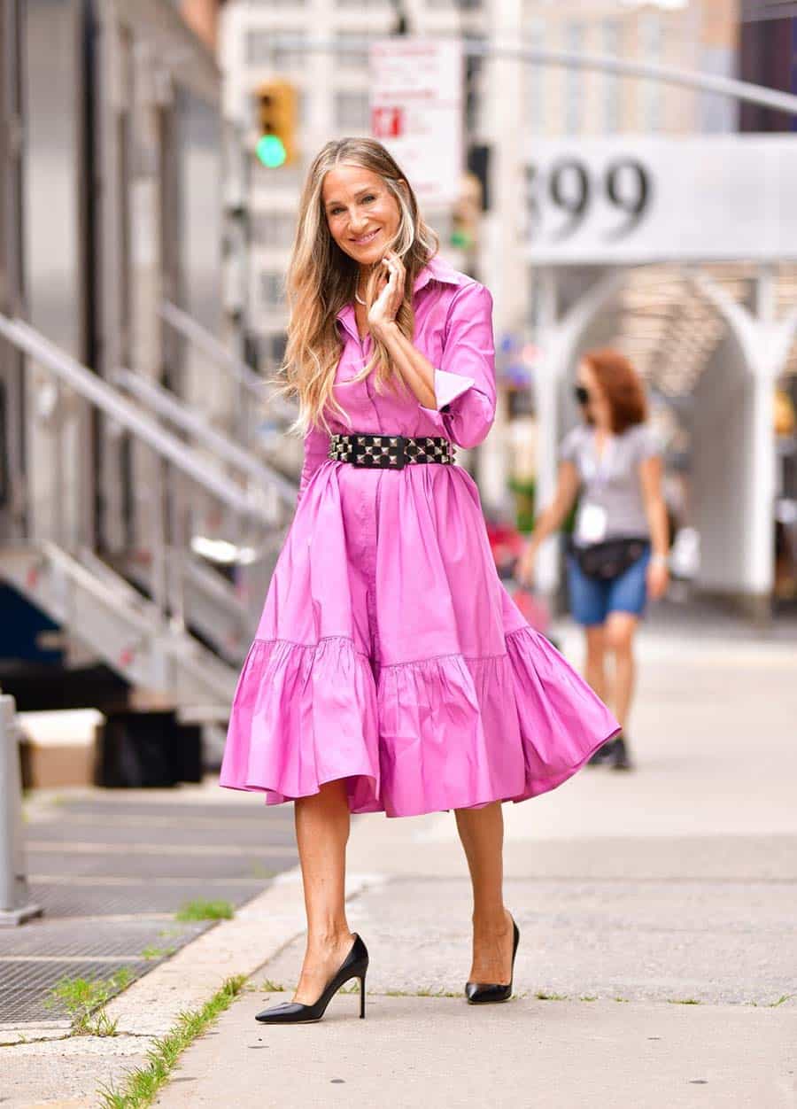 Sex-and-the-city-reboot-carrie-bradshaw pink dress