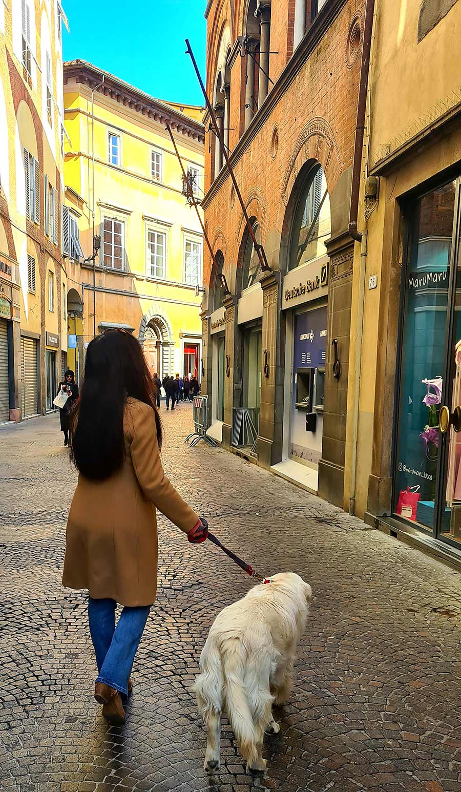 vintage gucci bag white dog beige wool coat denim flares 2022 (2)