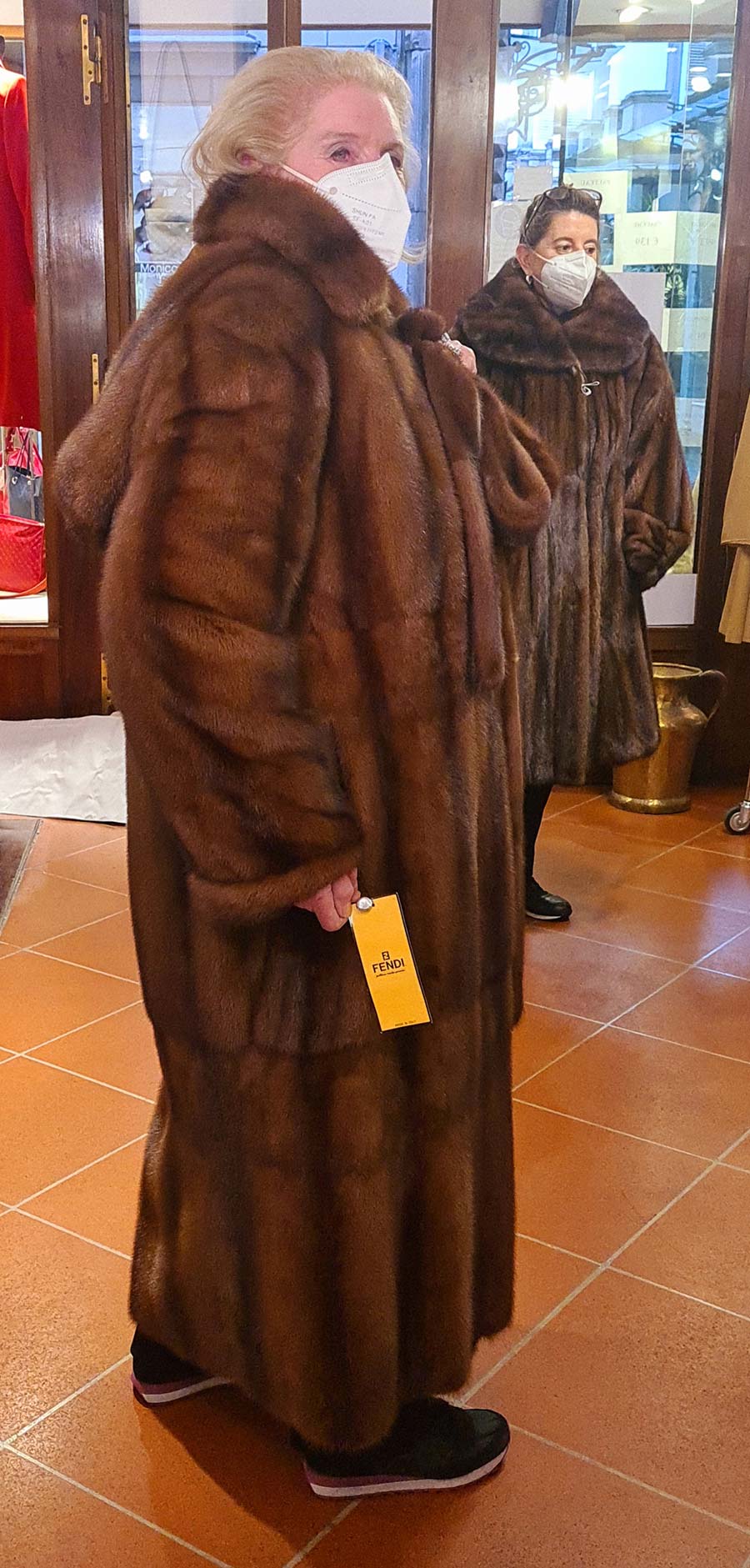 Fendi-Vintage----How-To-Spot-1980's-Garments- Fur