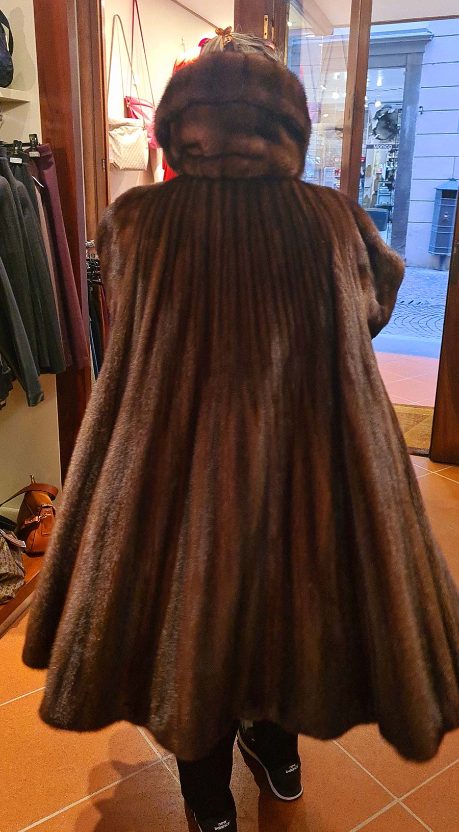 Fendi-Vintage----How-To-Spot-1980's-Garments- Fur