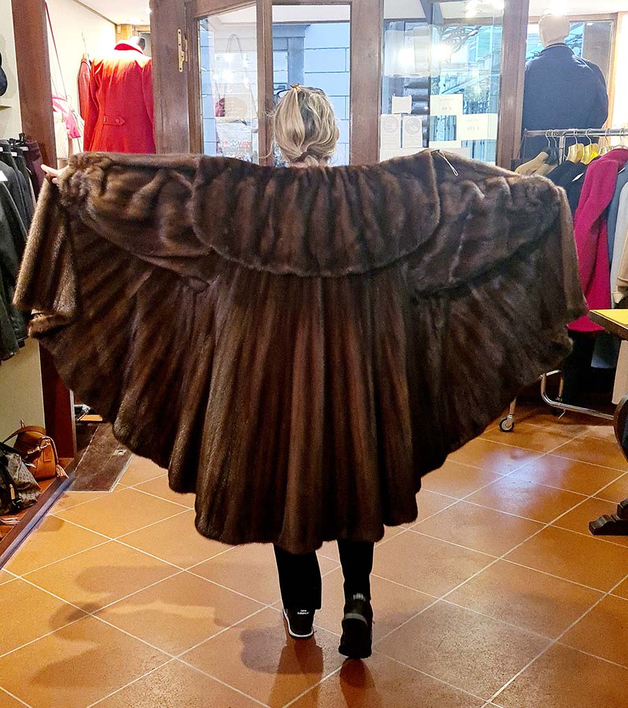 Fendi-Vintage----How-To-Spot-1980's-Garments- Fur