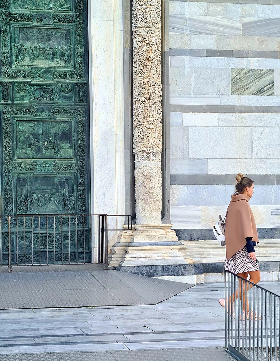 Leaning Tower Of Pisa - What To Wear On Historical Travel Destinations (11)