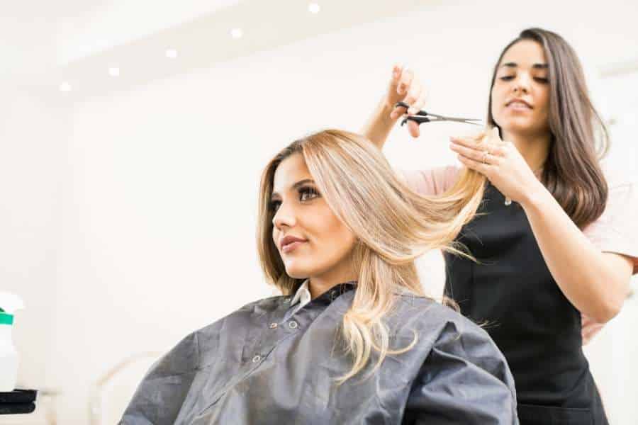 4 Things to Have in Mind If You Want to Become a Hairdresser