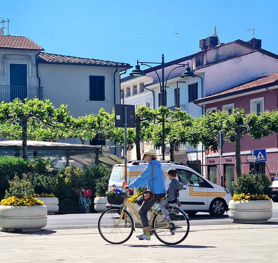 Forte Dei Marmi - Coastal Grandmother Flowing Linen Style Tips