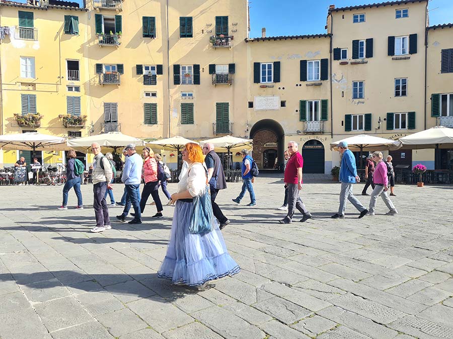 Wedding Tulle - Upcycle Your Bridal Dress Style Tips Uterque