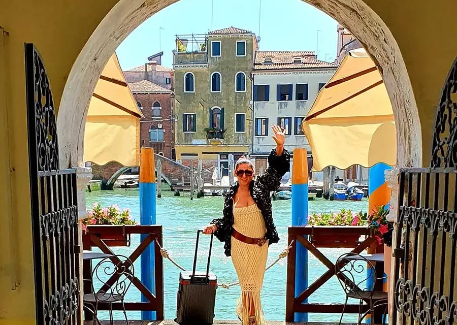 Hand Luggage – Why Invest In A Stylish Robust Suitcase?