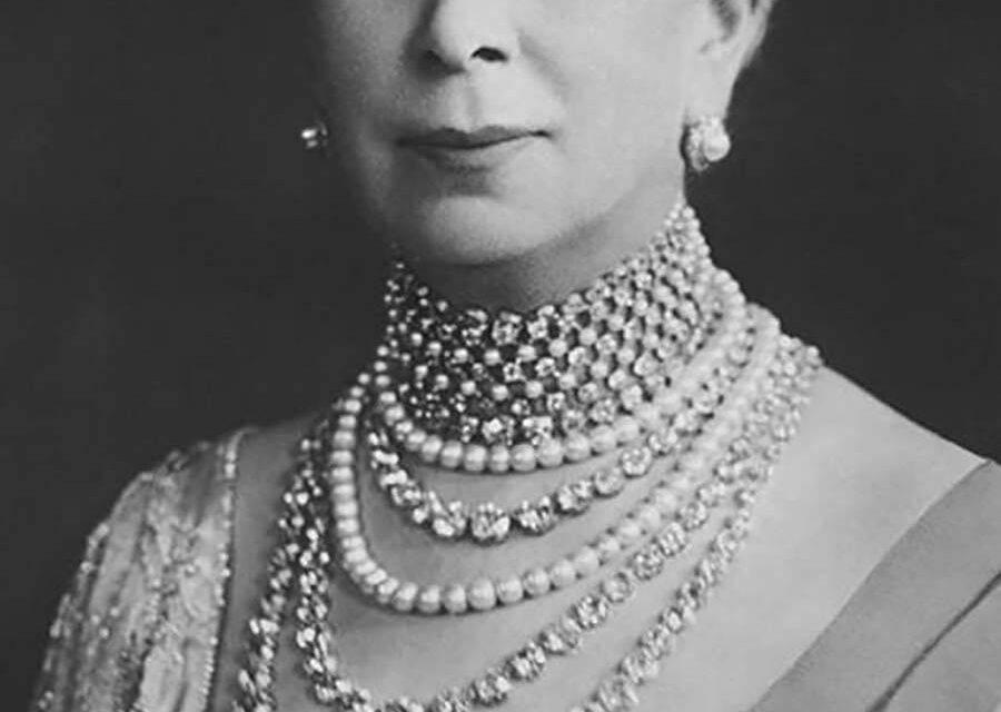 Pearls – How to Layer Your Pearls for a Wedding