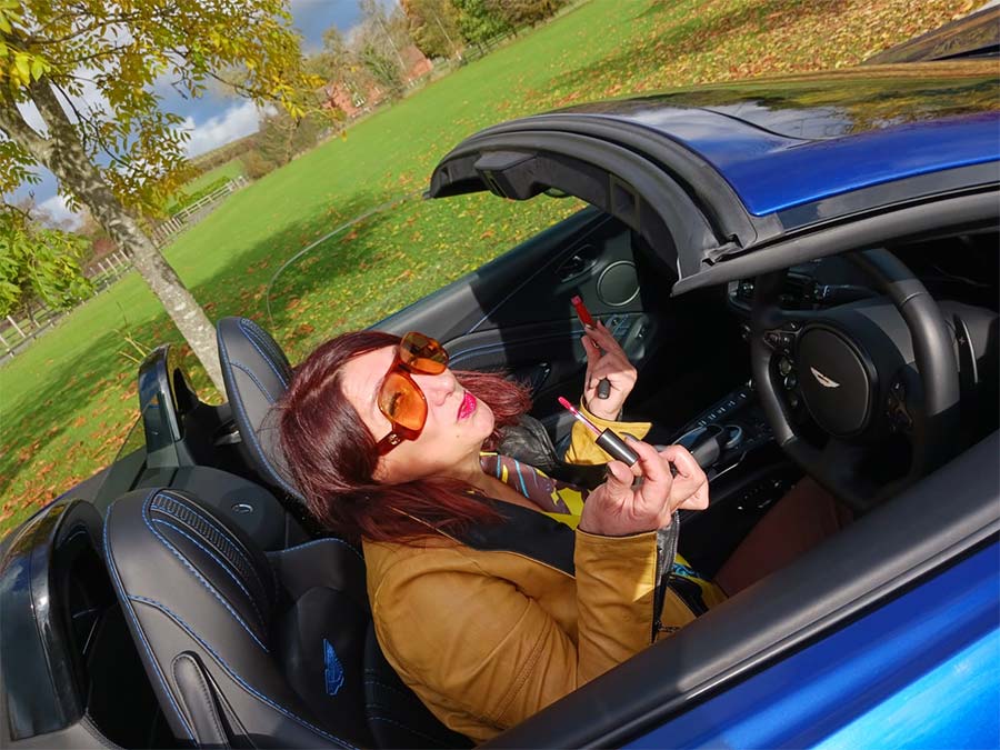 emma panther secret of 3 London Gracie Opulanza Aston Martin Vantage Roadster (18)