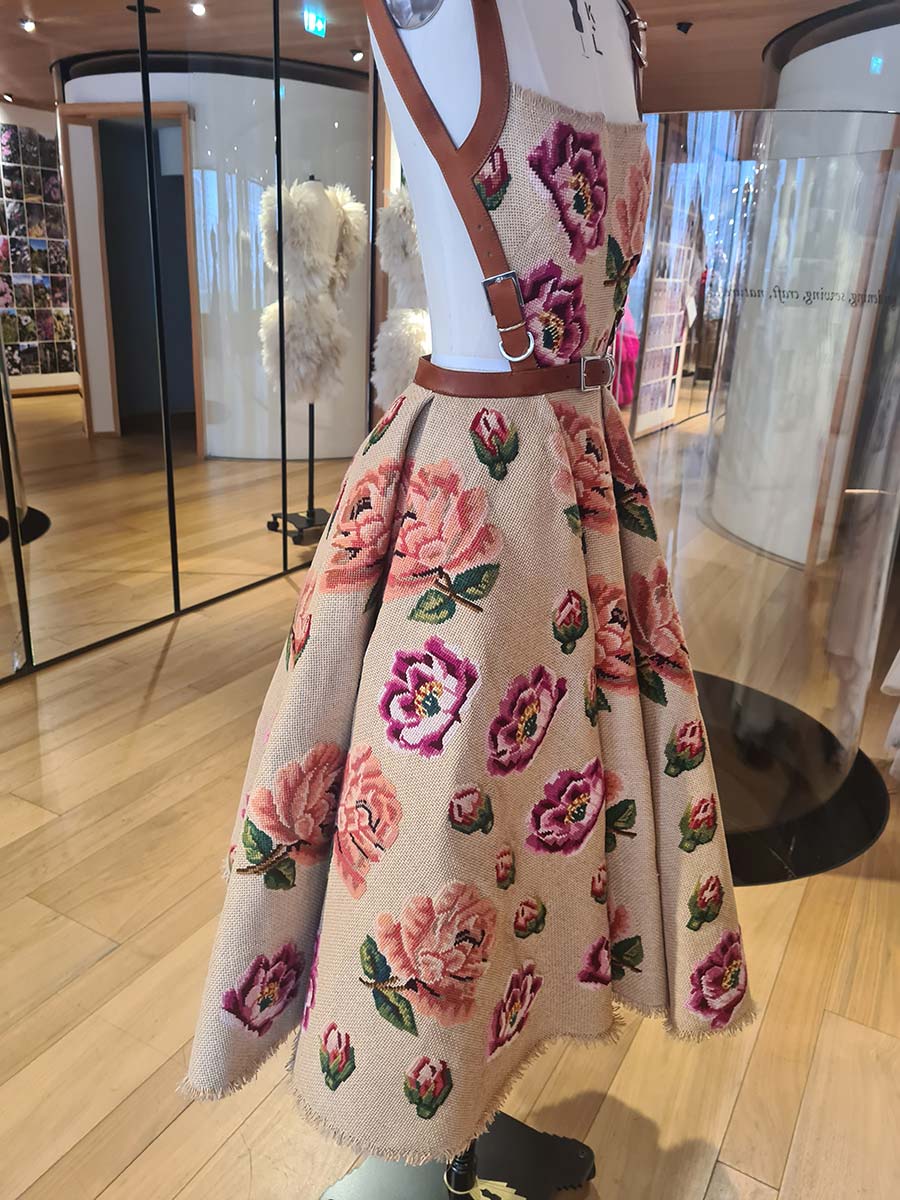 Alexander McQueen London Bond Street Exhibition Roses (3)