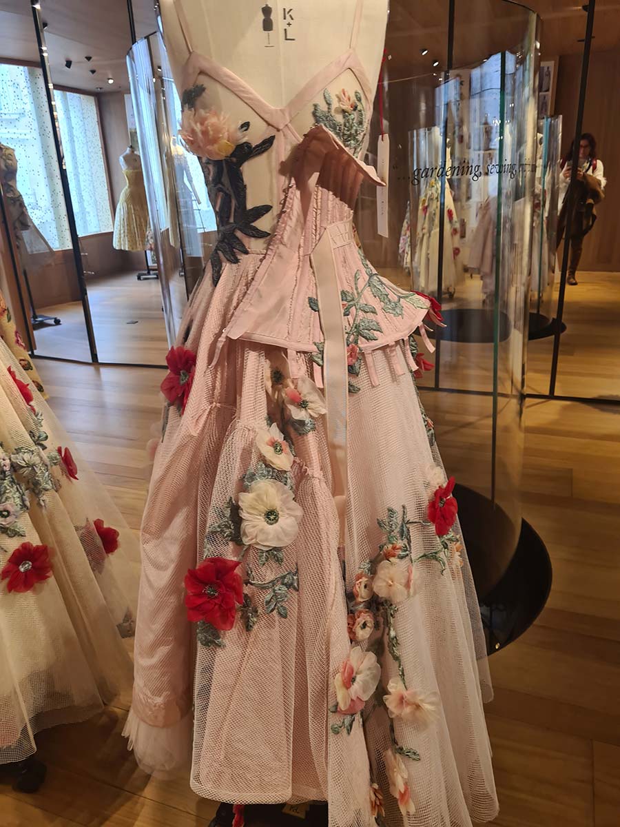 The S/S13 collection has a bodice and skirt structured like a honeycomb and embroidered with golden bees.