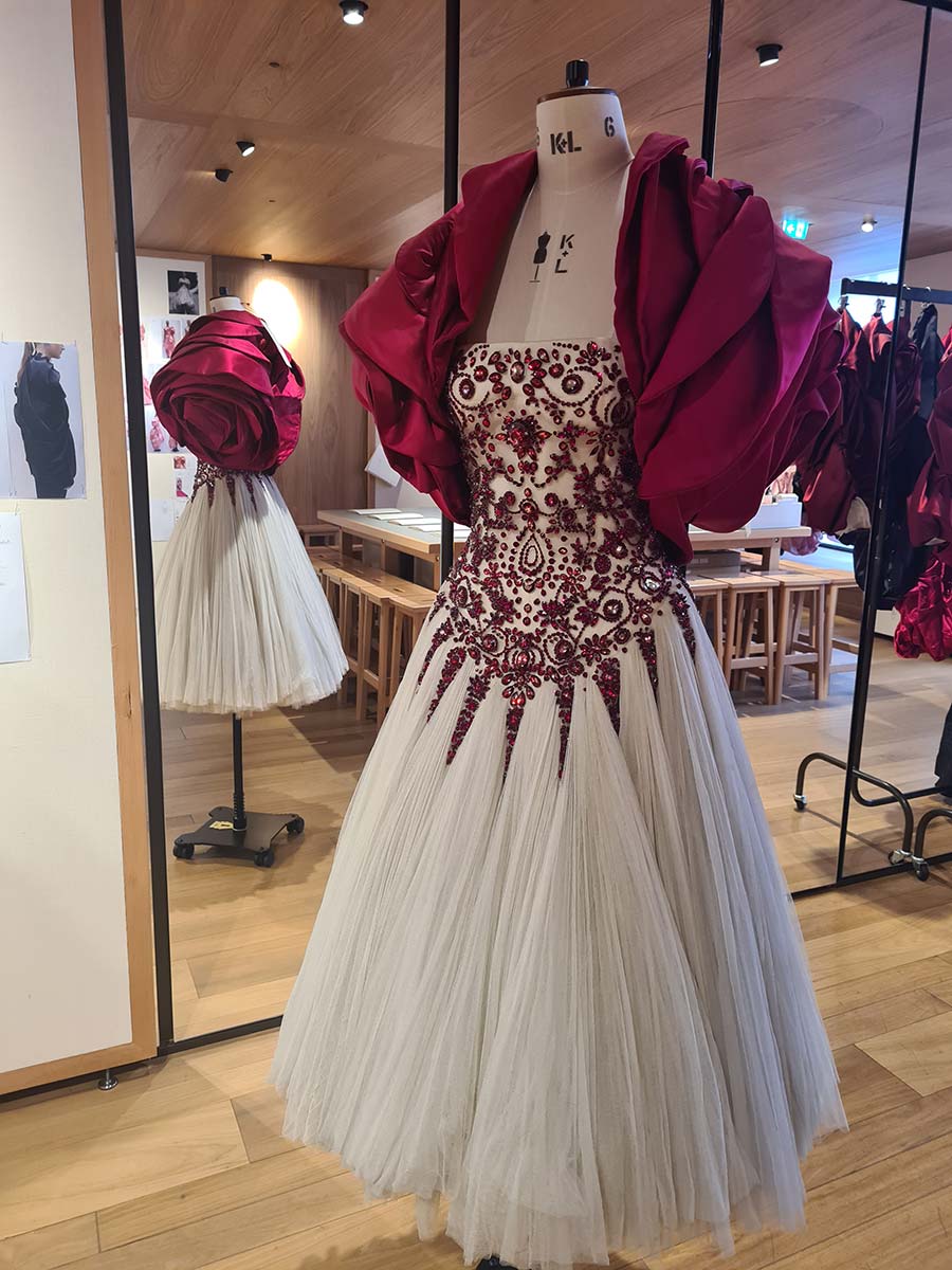 Alexander McQueen London Bond Street Exhibition Roses (3)