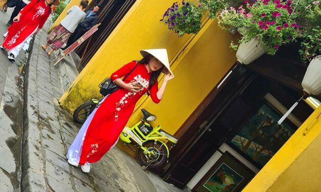 Yellow – Travel Style Tips For Effortlessly Cool Fashion