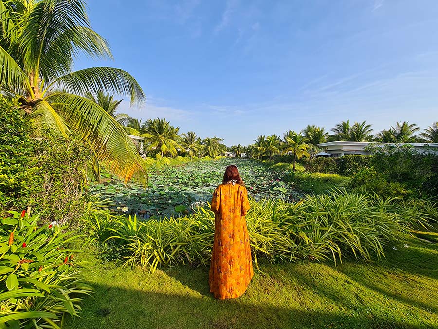 Metiseko Its A Journey - Mulberry Silk Kimono Style Tips Melia Ho Tram (1)