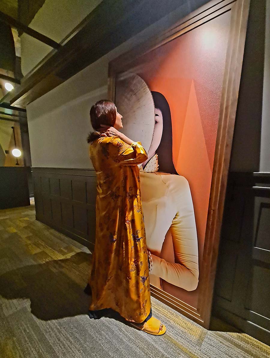 Embroidered Paon - Shou Gleam mulberry kimono metiseko VItenam (7) Fusion Original Hotel