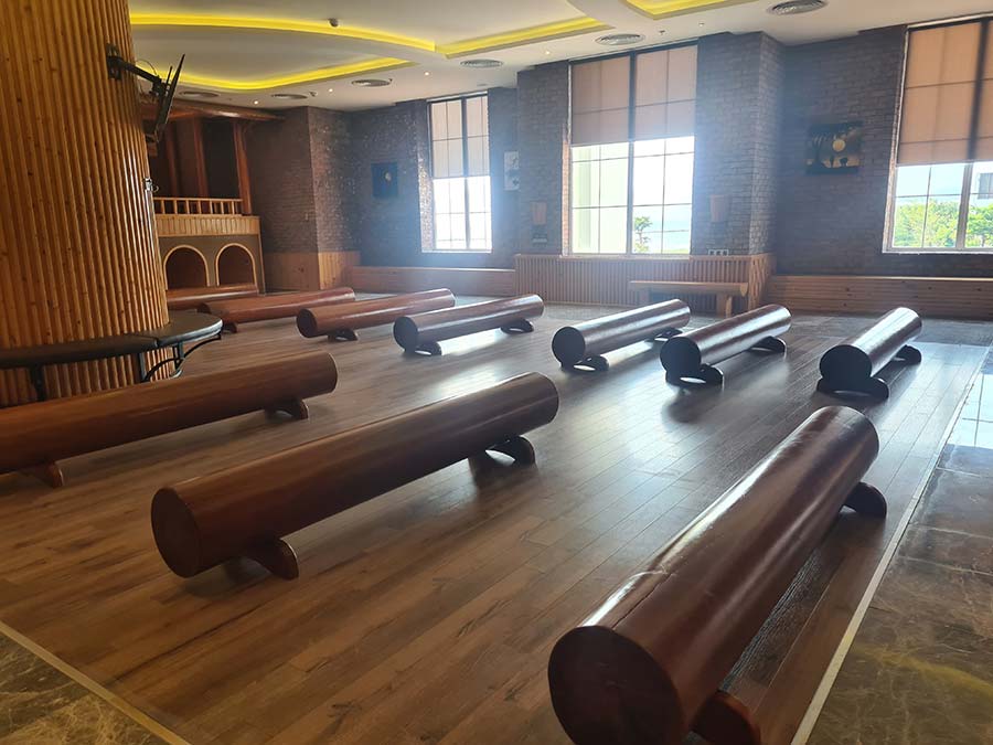 Jill Jil Bang - Tips On How To Use A Korean Spa public seating area