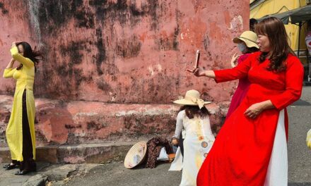 Colour Palette – What Colour Will Make You Younger?