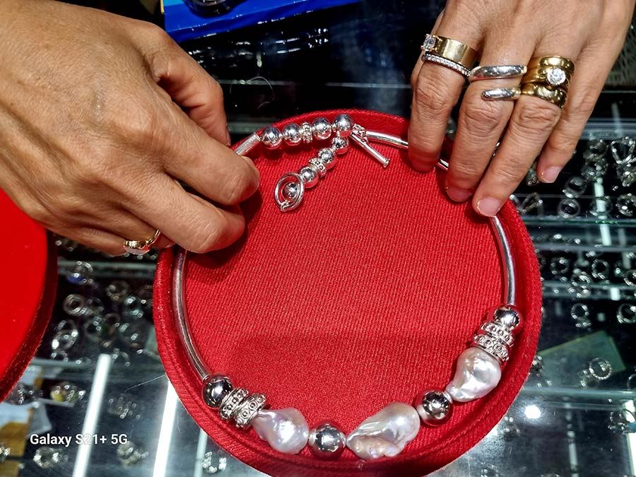 Huge pearls Vietnam Gracie Opulanza