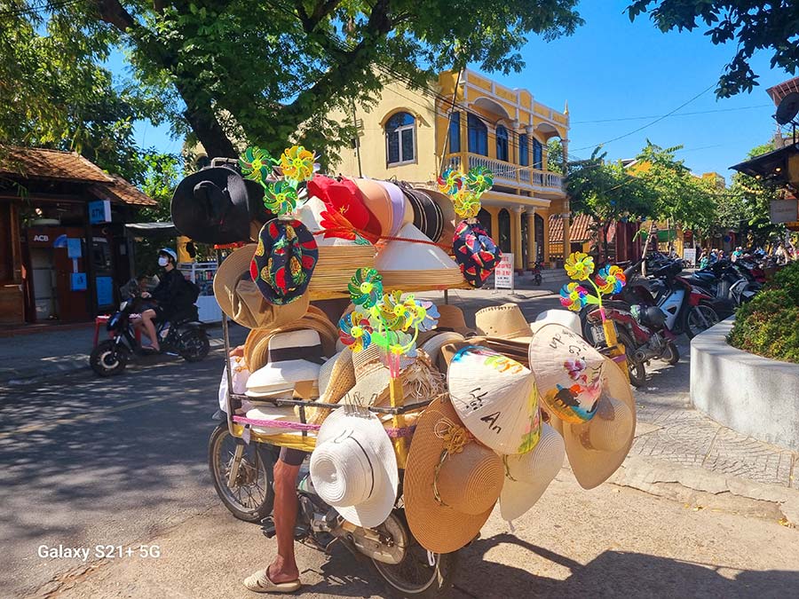 Hoi An Vietnam 2023 Streetstyle Gracie Opulanza trends (5) green