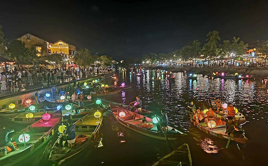 Hoi An Lantern boat tour by night