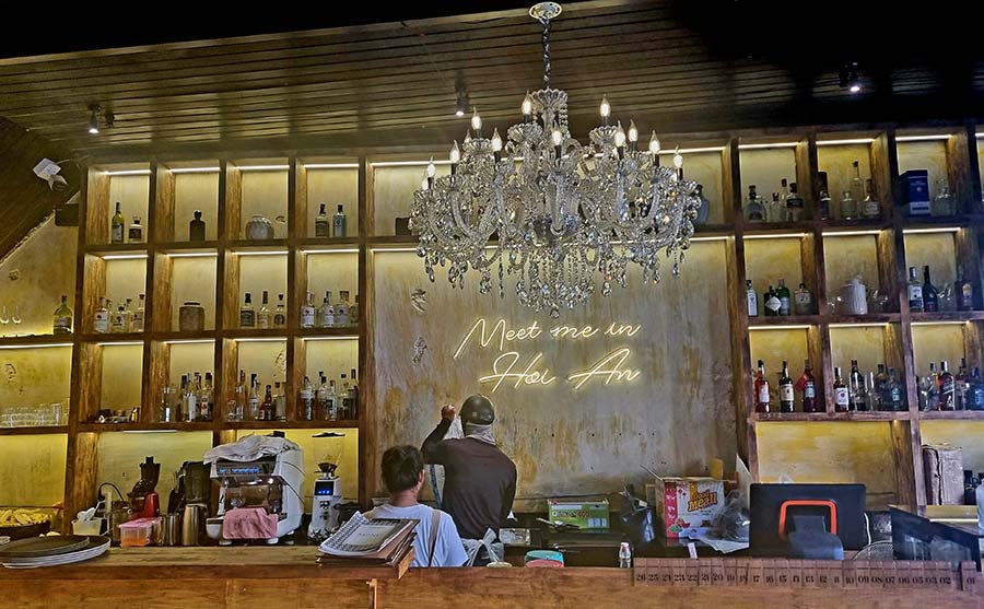 Hoi An Vietnam 2023 Gracie Opulanza (7) coffee shop