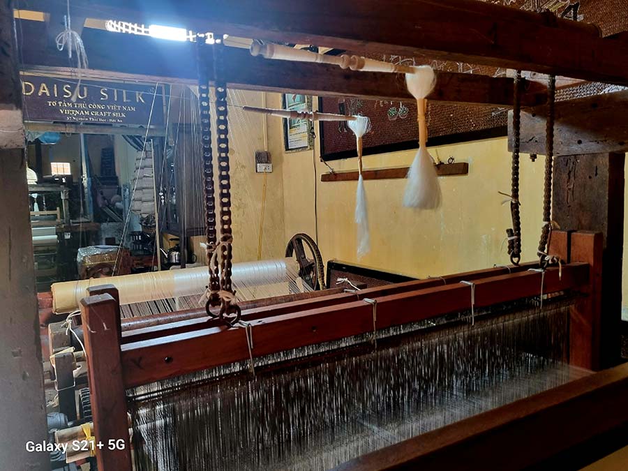 silk machine Hoi An Vietnam