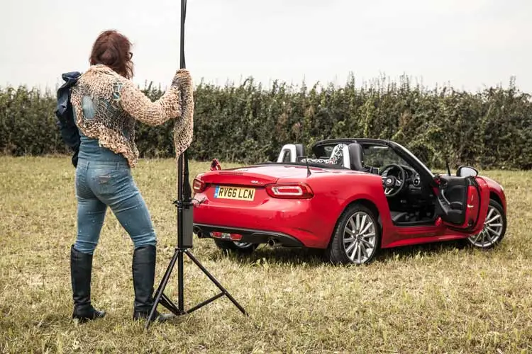 Fiat124-Spider-Gracie-Opulanza-For-MenStyleFashion-Car-review-42