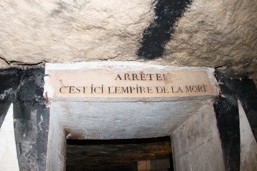 paris catacombs