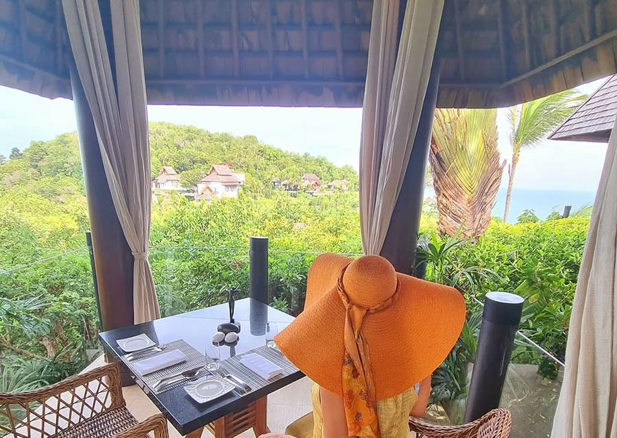 Bethenny Frankel, Hotel Towels, and the Fear Economy of Travel