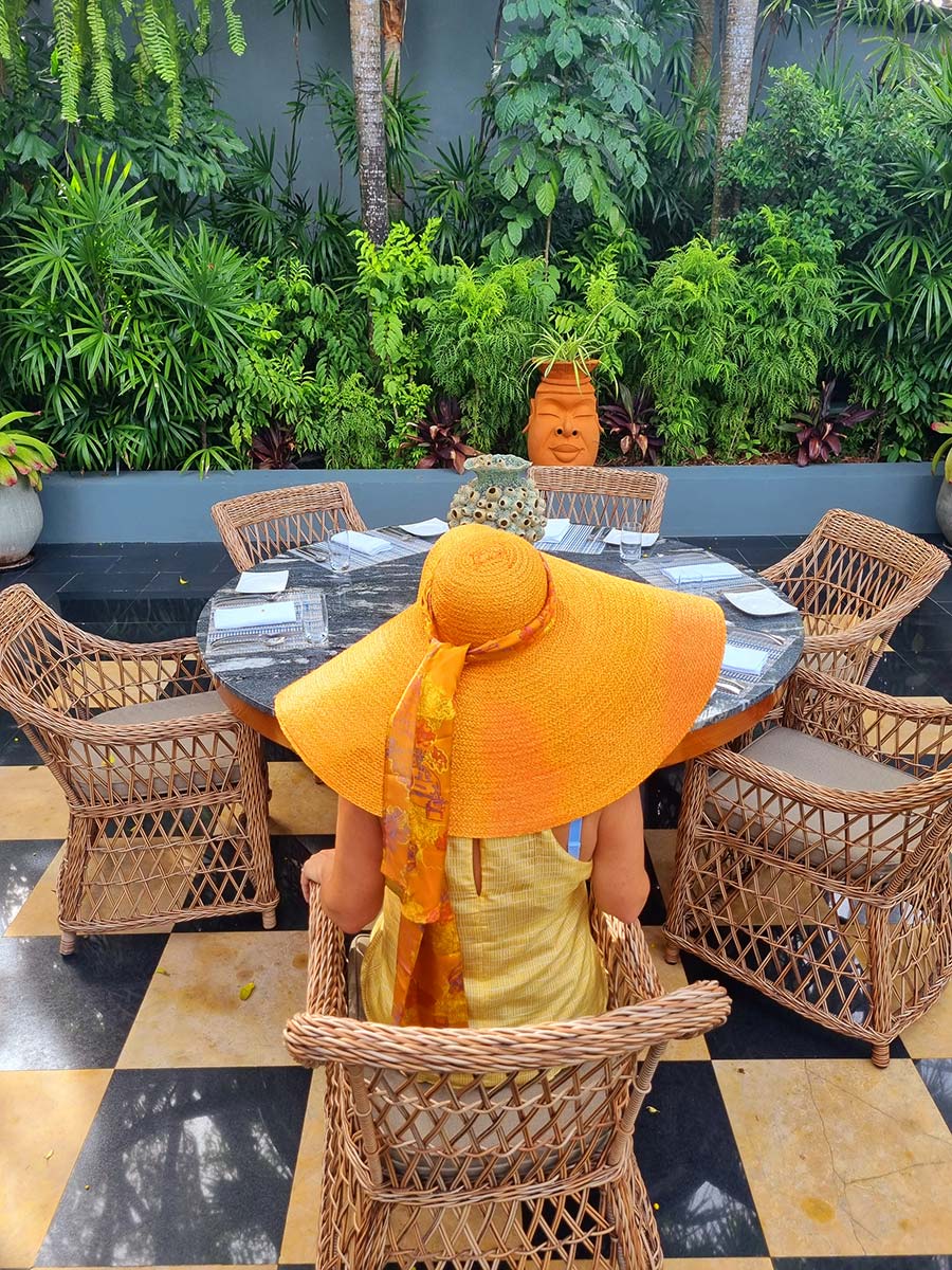 Melissa plastic shoes Fourseasons Resort Koh Samui Thailand Gracie Opulanza Orange Straw hat 2023 (4)