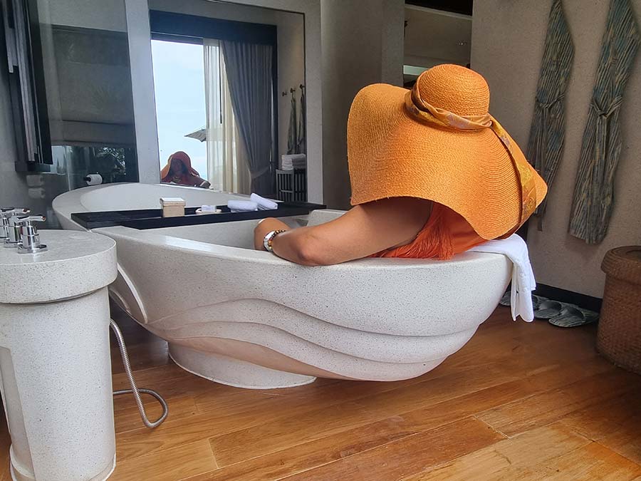 Melissa plastic shoes Fourseasons Resort Koh Samui Thailand Gracie Opulanza Orange Straw hat 2023 (4)