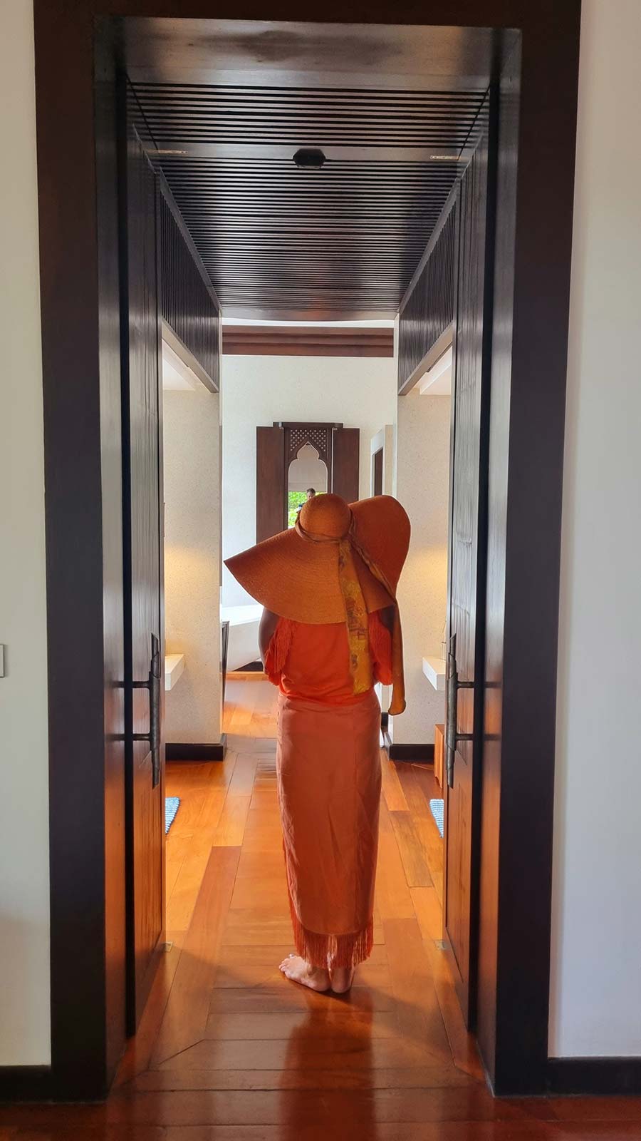 Fourseasons Resort Koh Samui Thailand Gracie Opulanza Orange Straw hat 2023 (4)