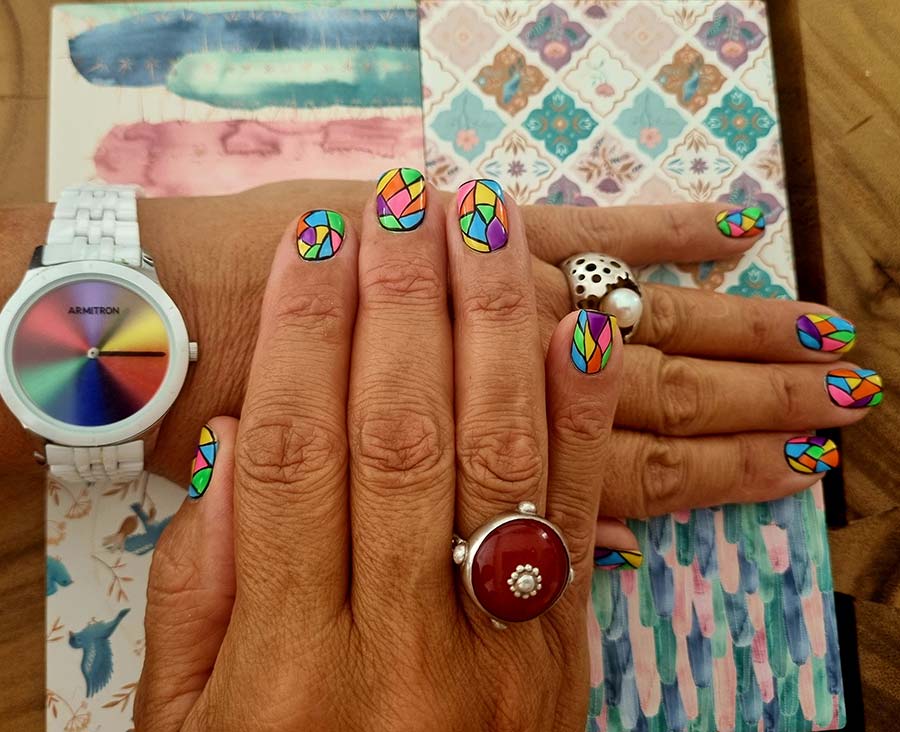 Nail Art - Bright And Bold Psychedelic Tips