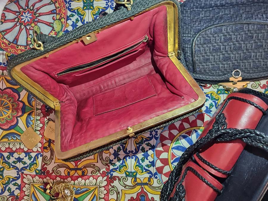 Roberta Di Camerino Vintage Gondol bag (2)