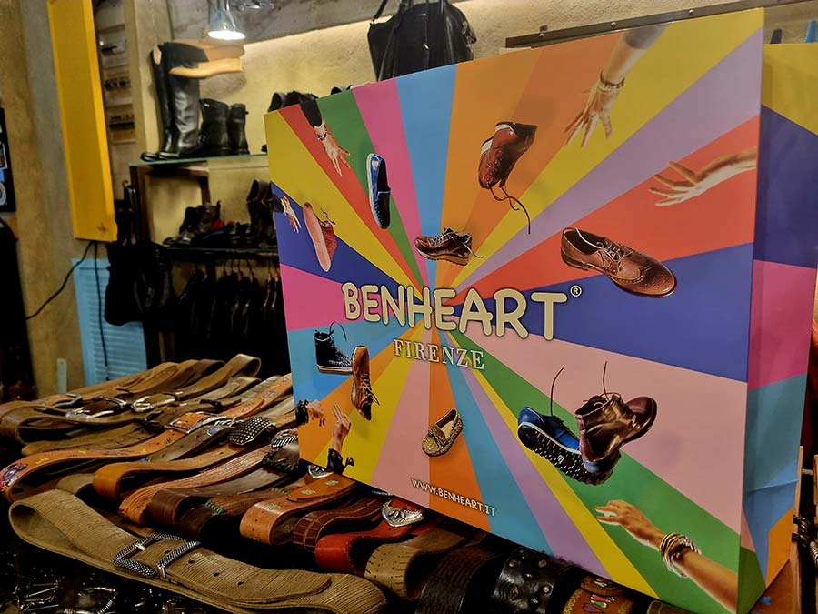 Benheart Italy - Why Buy A Leather Jacket in Tuscany Gracie Opulanza bike 2023 (3)