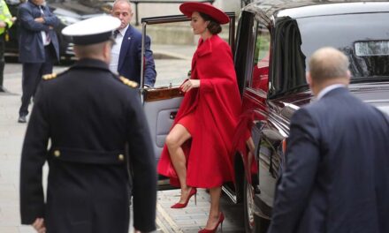 Red Cape – Why Did Kate Middleton Wear Red?