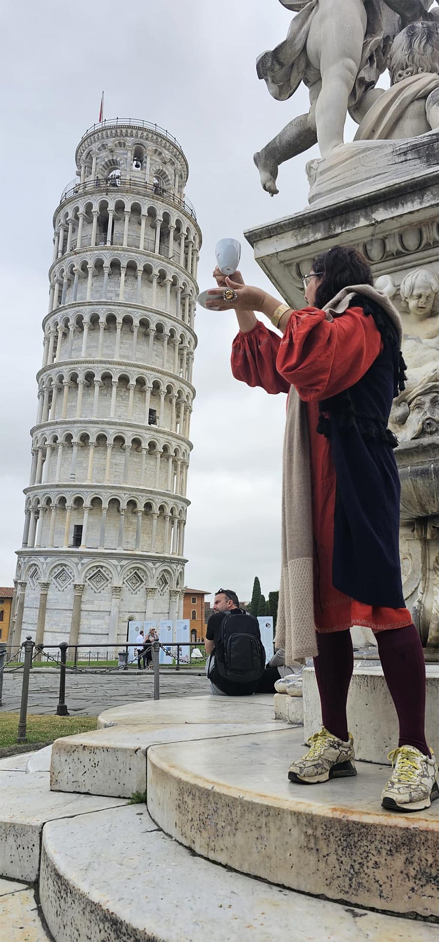 Leaning Tower Of Pisa - What To Wear For Social Media Images