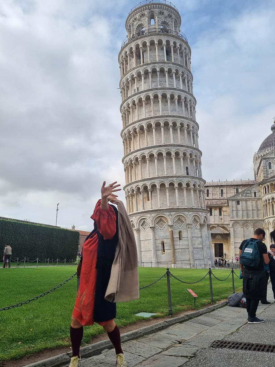 Leaning Tower Of Pisa - What To Wear For Social Media Images Gracie Opulanza Tuscany Italy (7)