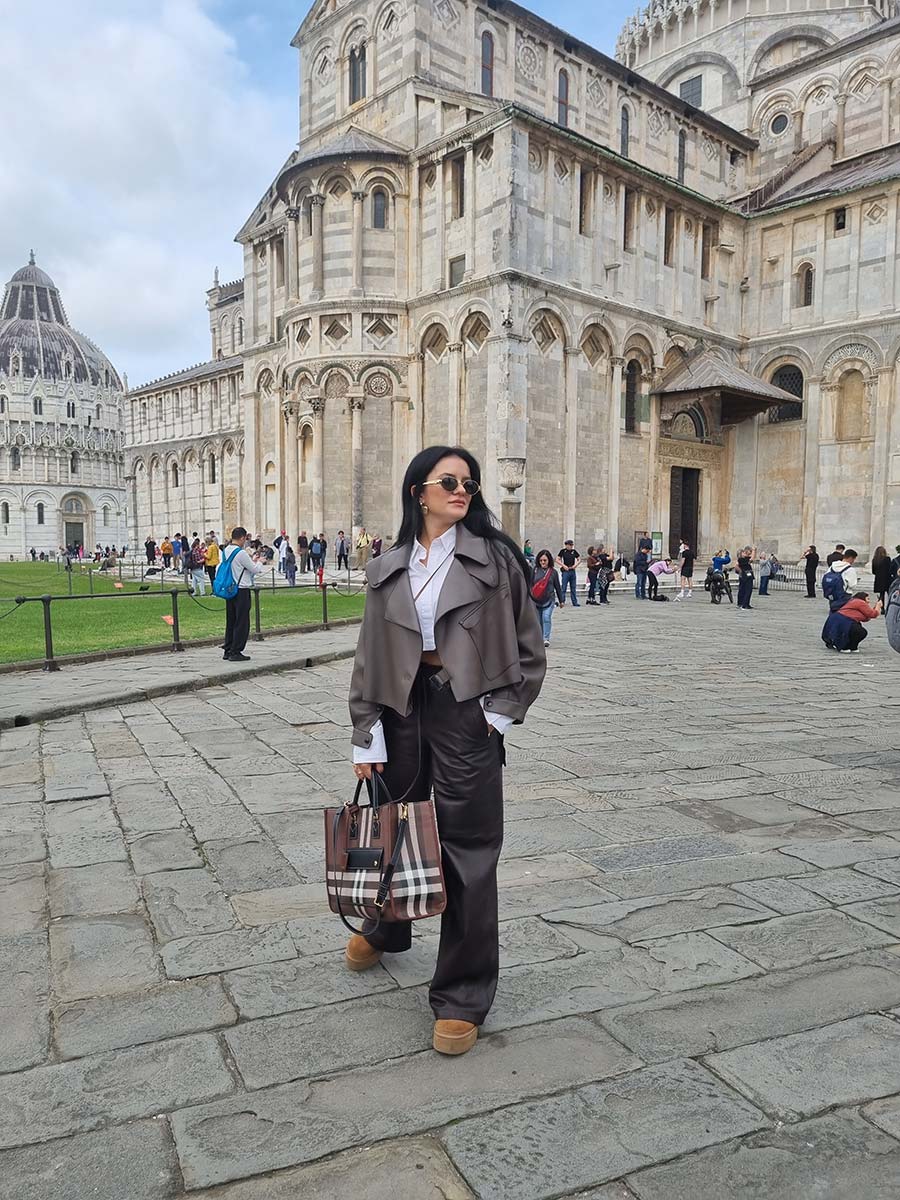 Leaning Tower Of Pisa - What To Wear For Social Media Images Gracie Opulanza Tuscany Italy (7)