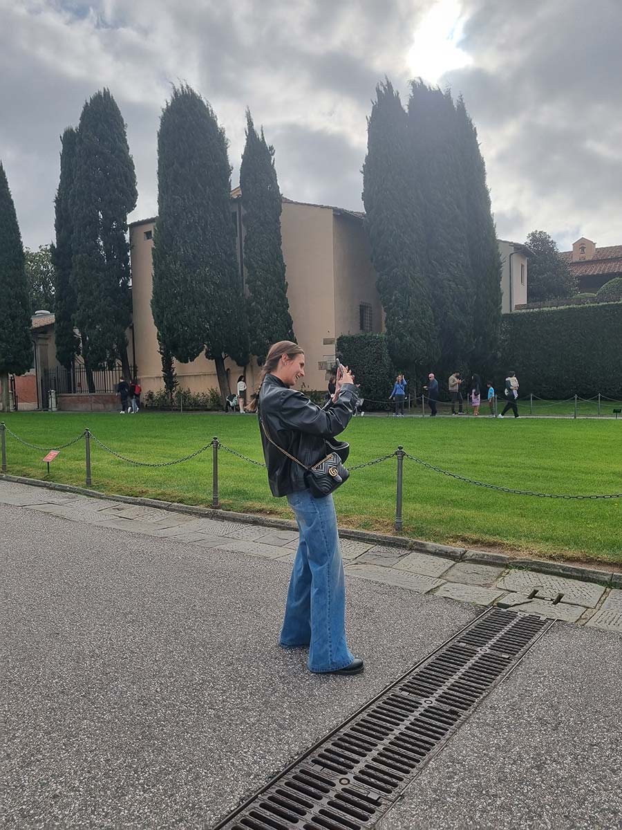 Leaning Tower Of Pisa - What To Wear For Social Media Images Gracie Opulanza Tuscany Italy (7)
