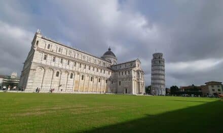 Leaning Tower Of Pisa – What To Wear For Social Media Images
