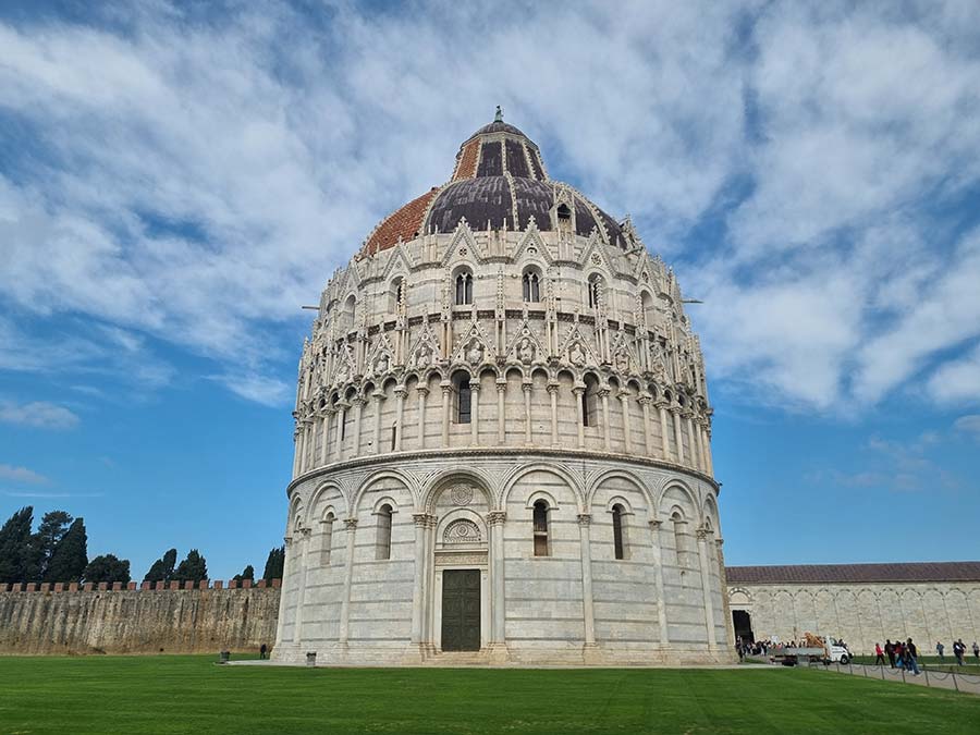 Leaning Tower Of Pisa - What To Wear For Social Media Images Gracie Opulanza Tuscany Italy (7)