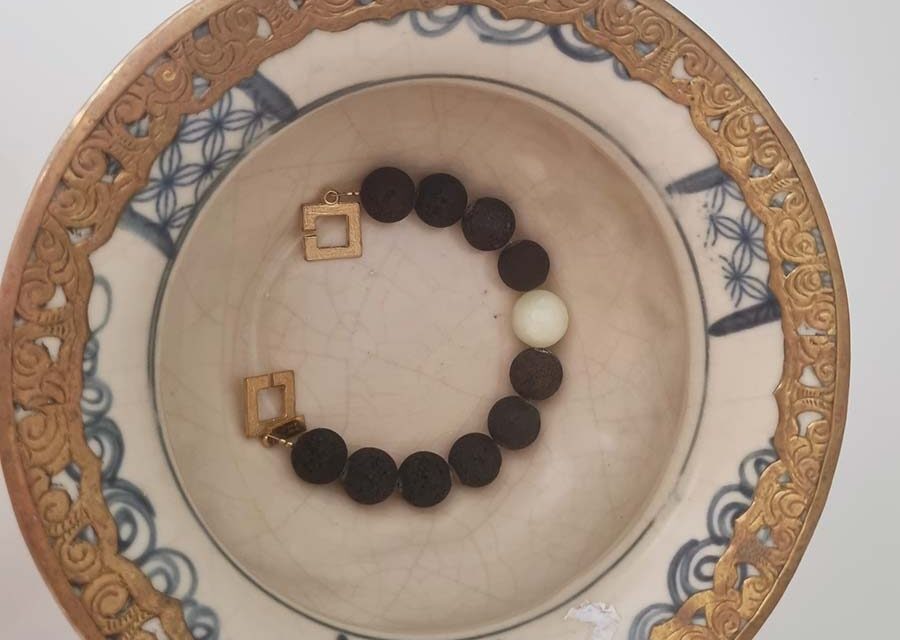 Menopause – Can Lava Stones Heal A Frozen Shoulder